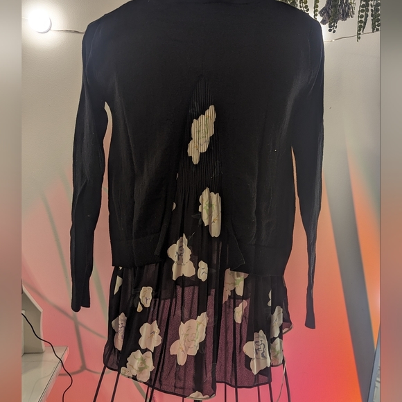 Club Monaco sweater - Picture 3 of 4